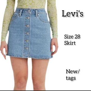 LEVI'S DENIM SKIRT SIZE 28 BUTTON DOWN CLOSURE NEW WITH TAGS